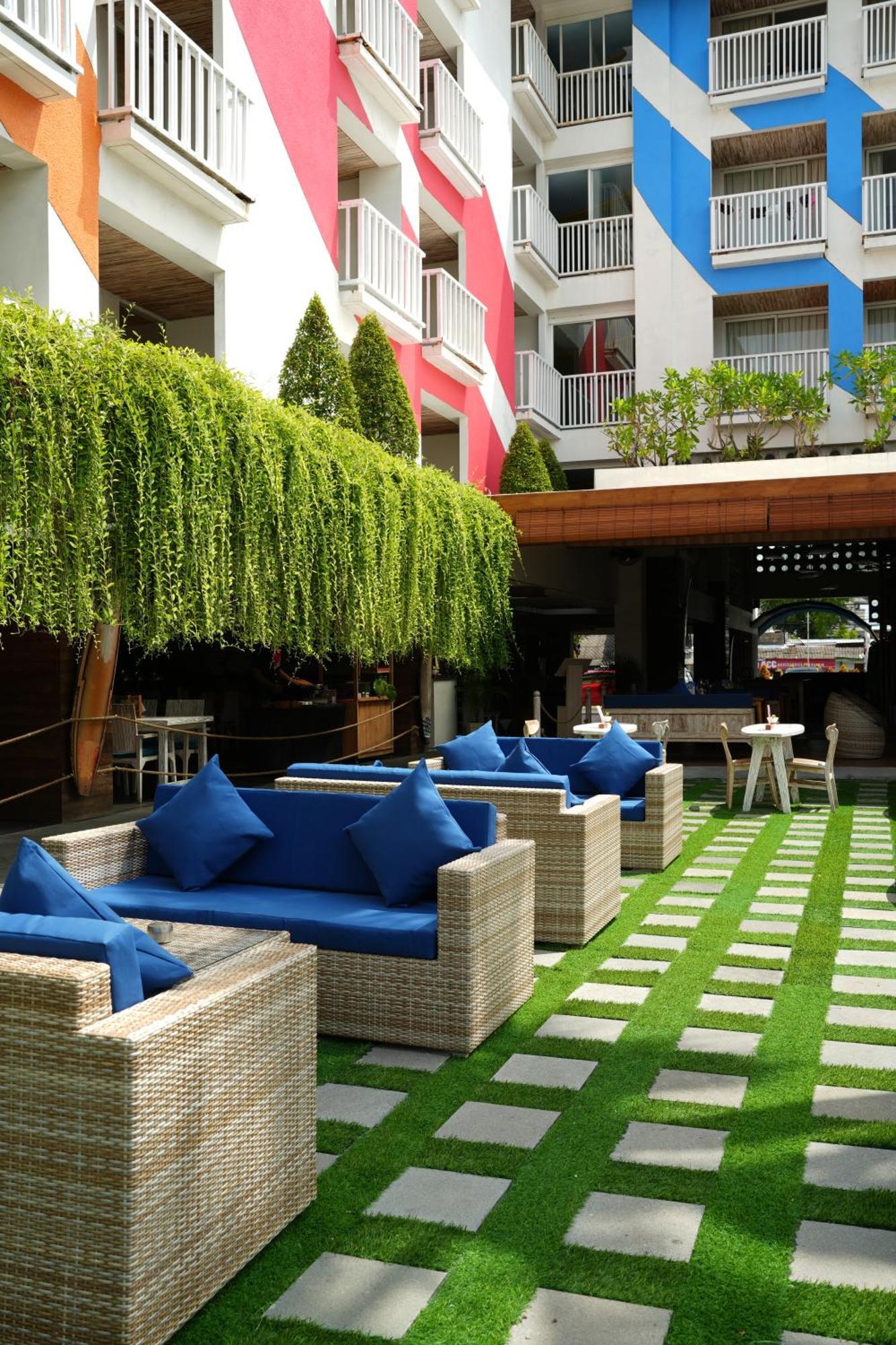 Bliss Surfer Hotel By Tritama Hospitality Legian  Exterior photo