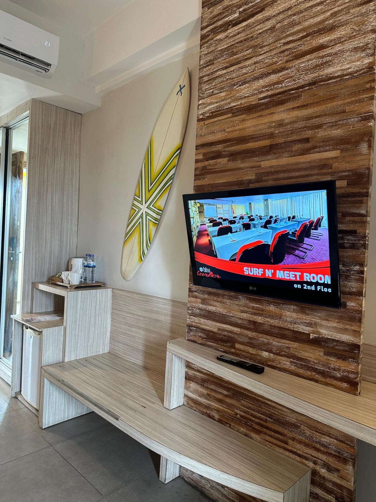 Bliss Surfer Hotel By Tritama Hospitality Legian  Exterior photo