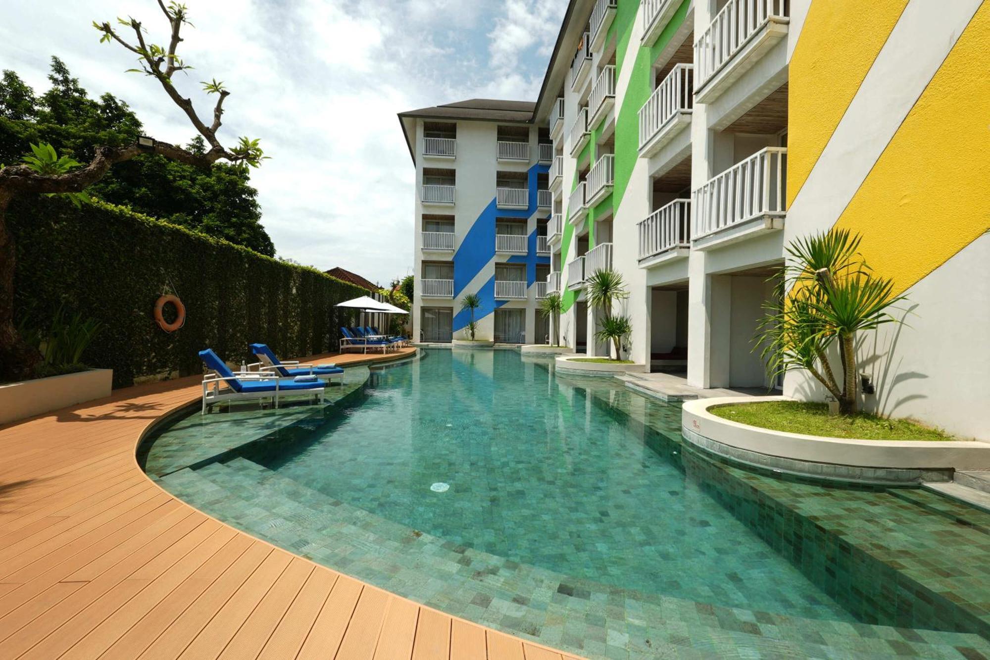 Bliss Surfer Hotel By Tritama Hospitality Legian  Exterior photo