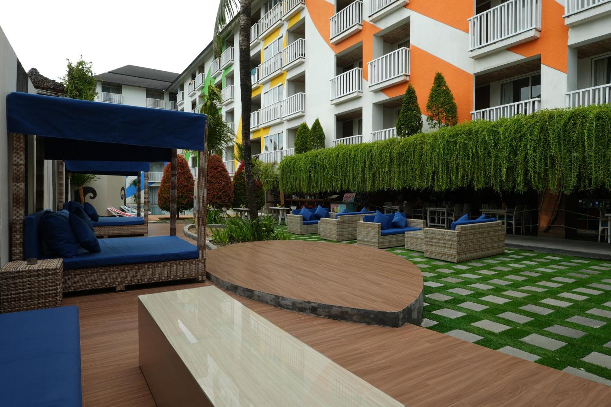 Bliss Surfer Hotel By Tritama Hospitality Legian  Exterior photo