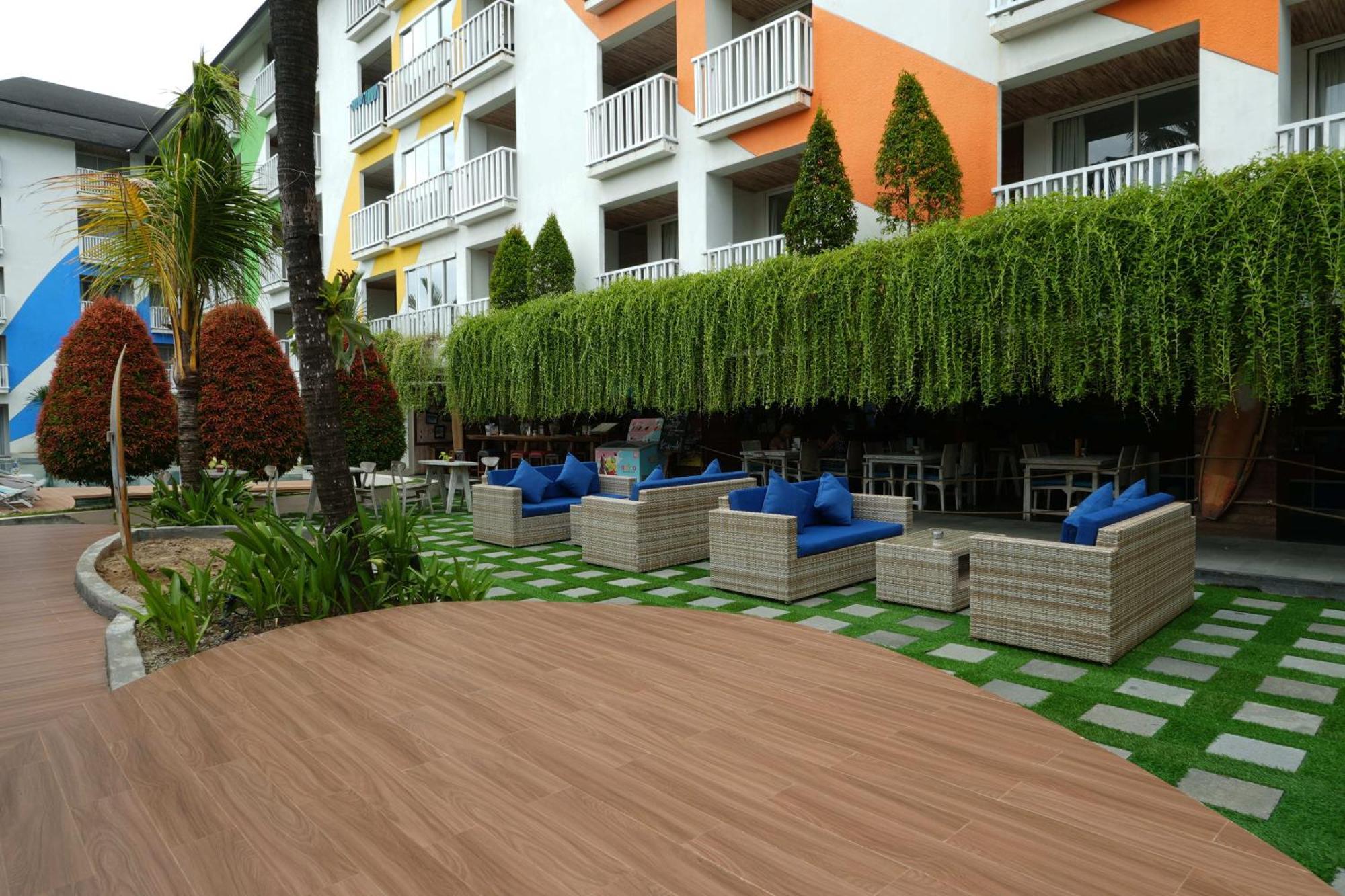 Bliss Surfer Hotel By Tritama Hospitality Legian  Exterior photo